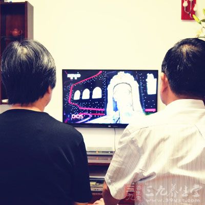 春季老人常有困倦之感,早晨不易睡醒 春季老人常有困倦之感,早晨不易睡醒